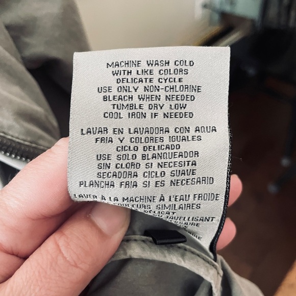 Levi’s women’s hooded utility jacket roll tab sleeves drawstring waist SZ S gray - Picture 16 of 16